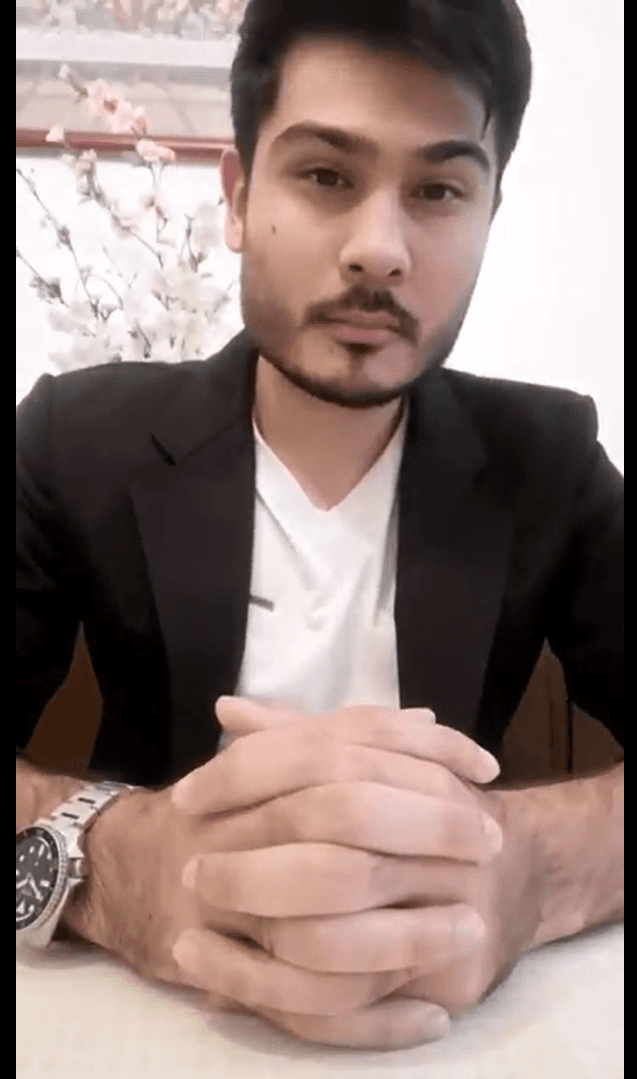 ຮູບຜູ້ກໍ່ຕັ້ງ